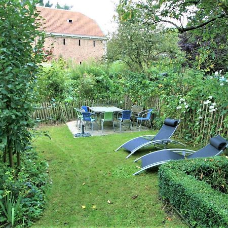 Enchanting Cottage With Terrace Garden Hamoir Kültér fotó