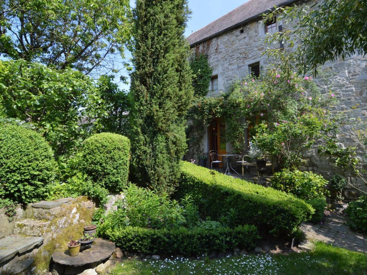 Enchanting Cottage With Terrace Garden Hamoir Kültér fotó
