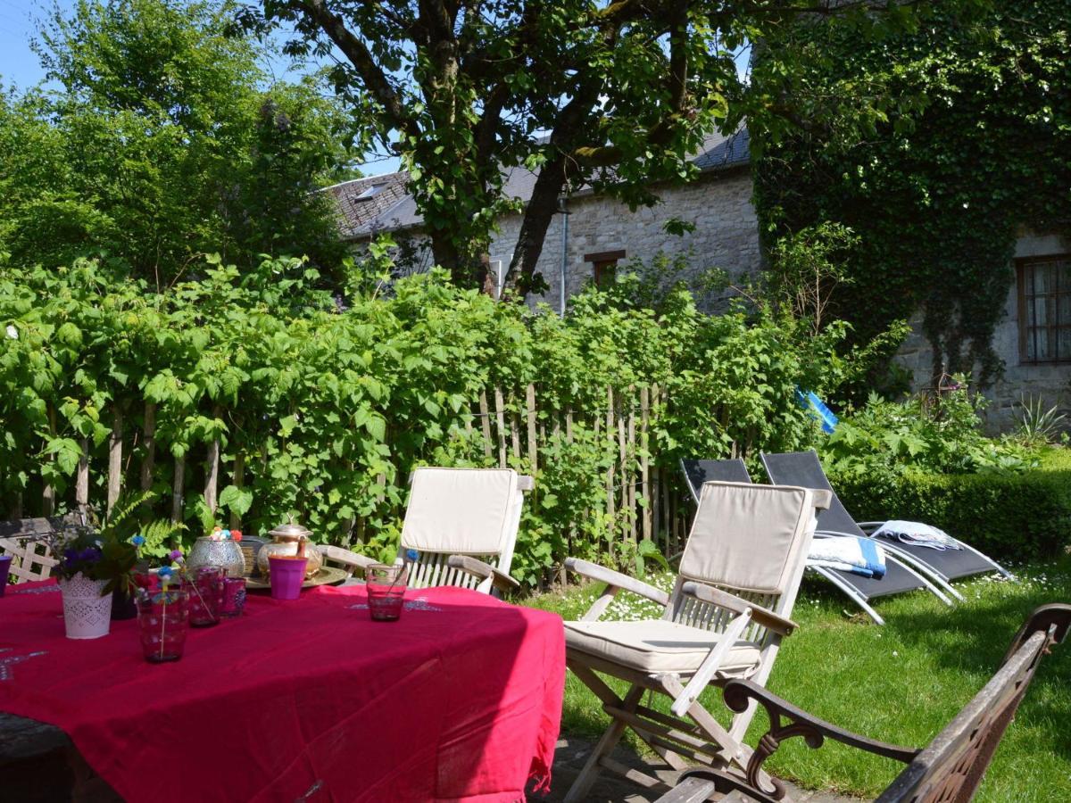 Enchanting Cottage With Terrace Garden Hamoir Kültér fotó