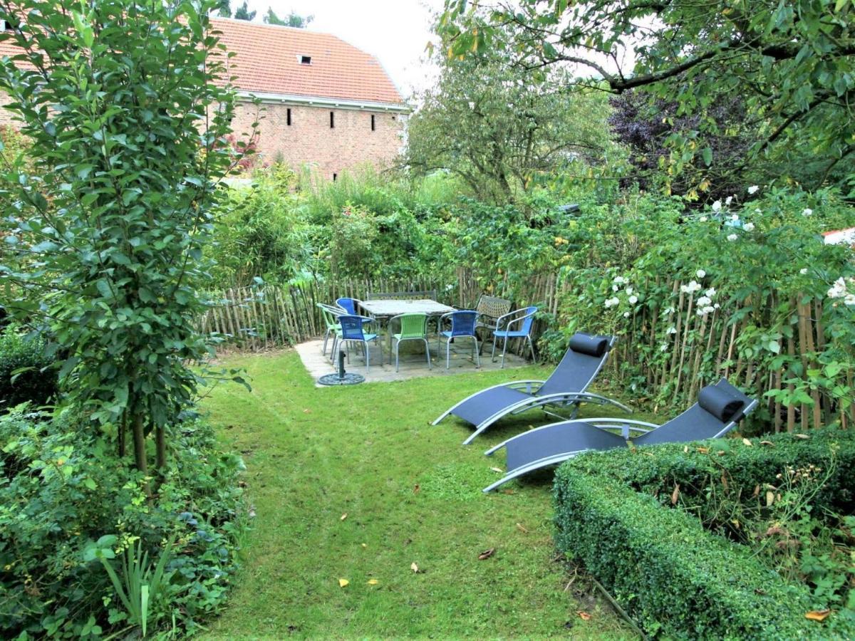 Enchanting Cottage With Terrace Garden Hamoir Kültér fotó